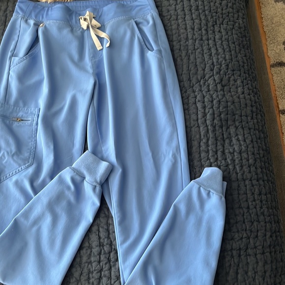 Surgical blue figs small/tall scrubs - Picture 3 of 3